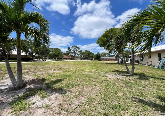 4th image of 2213 10Th St W, Palmetto, FL 34221 | MLS# A4692520