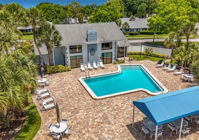 Listing Photo 4 - Condo for sale in building located at 2733 Countryside Blvd, CLEARWATER, FL 33761 - Unit #105