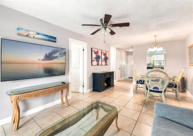 Photo 2 of Condo for sale at 676 Park Cir, Bradenton, FL 34207 | MLS# A4692525 | Listing updated on 2026-10-13