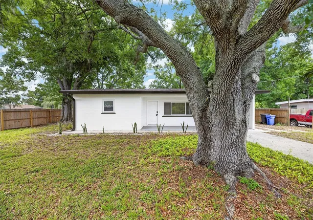 2nd image of 204 7th Ave Nw, Ruskin, FL 33570 | MLS# TB8505074
