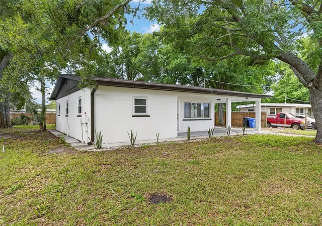 Photo 3 of Single family home for sale at 204 7th Avenue NW, Ruskin, FL 33570 | MLS# TB8505074 | Listing updated on 2026-08-27