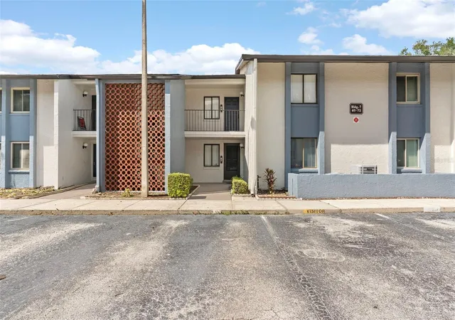 Photo 1 of Condo for sale at 7 Escondido Cir #67, Altamonte Springs, FL 32701 | MLS# O6404813 | Listing updated on 2026-10-02