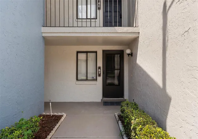 Listing Photo 4 - Condo for sale in building located at 7 Escondido Cir, ALTAMONTE SPRINGS, FL 32701 - Unit #67
