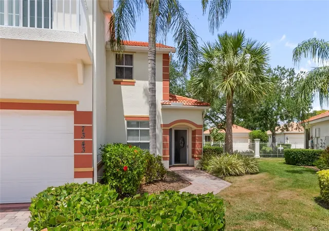 Listing Photo 4 - Condo for sale in building located at 7343 Fountain Palm Cir, Bradenton, FL 34203 - Unit #na