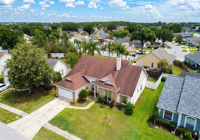 Photo 3 of Single family home for sale at 2003 Tiptree Cir, Orlando, FL 32837 | MLS# S5149219 | Listing updated on 2026-10-04