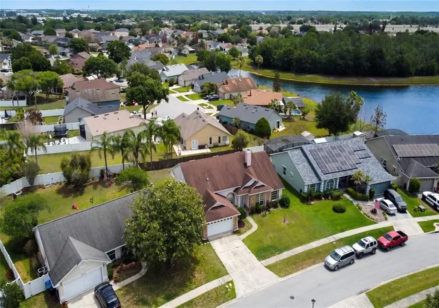 Photo 4 of Single family home for sale at 2003 Tiptree Cir, Orlando, FL 32837 | MLS# S5149219 | Listing updated on 2026-10-04