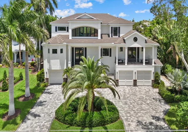 Photo 1 of Single family home for sale at 1525 Mallard Ln, Sarasota, FL 34239 | MLS# A4692537 | Listing updated on 2026-10-26