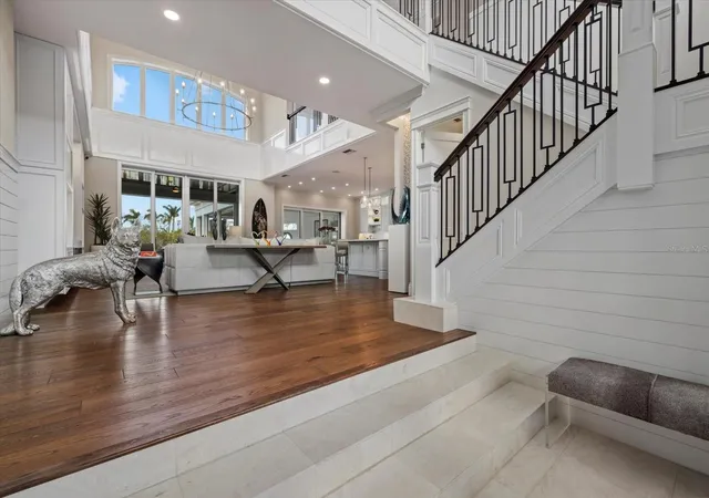 Photo 4 of Single family home for sale at 1525 Mallard Ln, Sarasota, FL 34239 | MLS# A4692537 | Listing updated on 2026-10-26