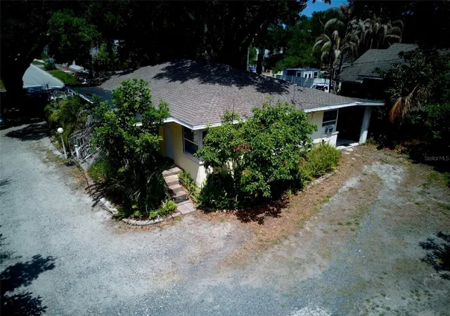 Photo 3 of Multi family home for sale at 2119 S Fern Crk Ave, Orlando, FL 32806 | MLS# O6404839 | Listing updated on 2026-05-21