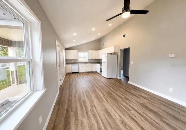 Photo 1 of Single family home for sale at 351 N Main Ave, Groveland, FL 34736 | MLS# O6404856 | Listing updated on 2026-10-27