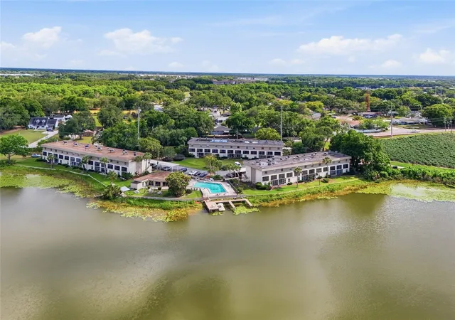 2nd image of 404 E Orlando Ave, OCOEE, FL 34761