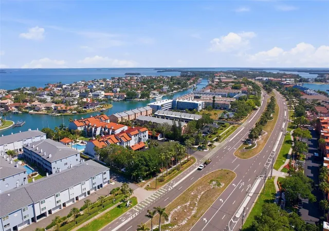 2nd image of 637 Pinellas Bayway S, Saint Petersburg, FL 33715