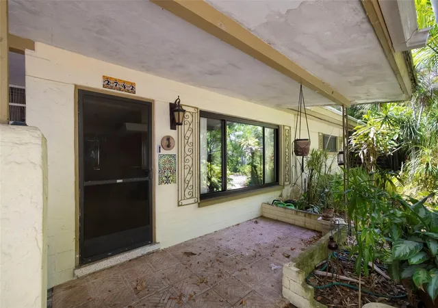 5th image of 2742 S East Ave, Sarasota, FL 34239 | MLS# A4692545