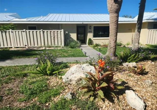 1st image of 11352 W Bayshore Dr, Crystal River, FL 34429 | MLS# S5149232