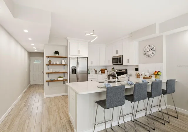 3rd image of 4811 Bayshore Blvd #303, Tampa, FL 33611 | MLS# TB8505226