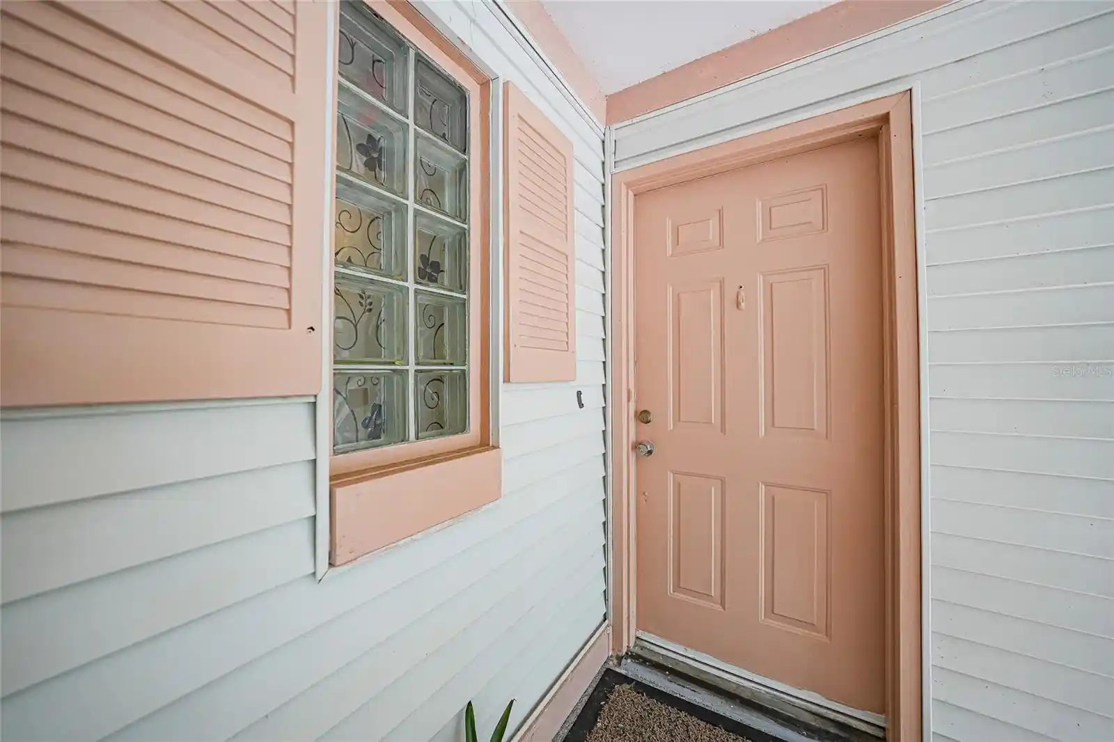 Listing Photo 2 - Condo for sale in 1051 Forrest Nelson Blvd located at 1051 Forrest Nelson Blvd, Port Charlotte, FL 33952 - Unit #201