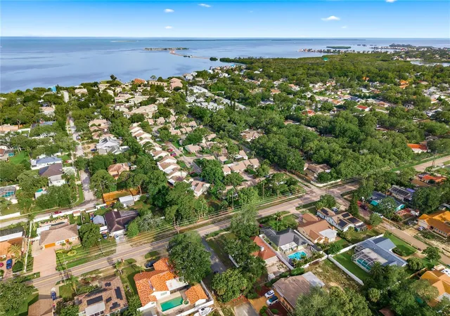 3rd image of 18 Windrush Bay Dr, Tarpon Springs, FL 34689