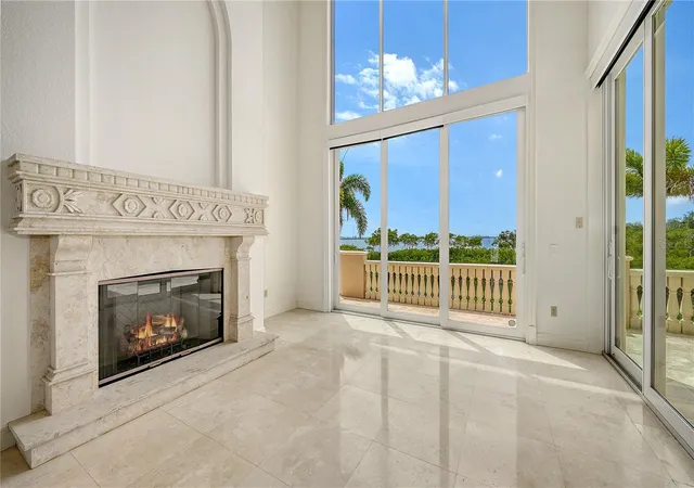 5th image of 1356 Point Crisp Rd, Sarasota, FL 34242 | MLS# A4692551