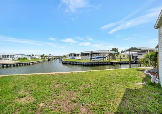 2nd image of 162 S Saint Thomas Cir, Apollo Beach, FL 33572 | MLS# TB8505246