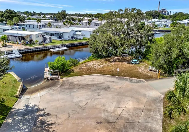 26th image of 162 S Saint Thomas Cir, Apollo Beach, FL 33572 | MLS# TB8505246
