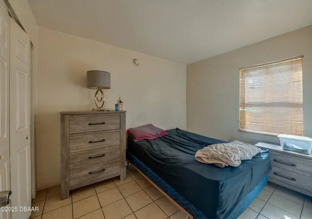Listing Photo 4 - Condo for sale in building located at 600 S Segrave St, DAYTONA BEACH, FL 32114