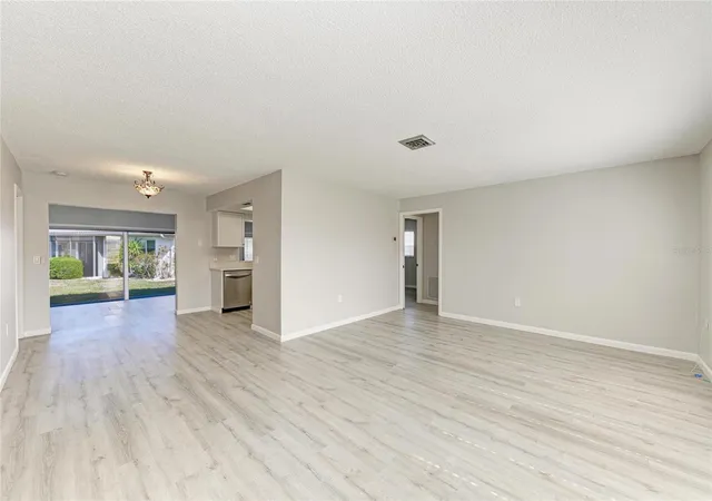 Photo 4 of Condo for sale at 140 Circlewood Dr #C1-4, Venice, FL 34293 | MLS# A4692560 | Listing updated on 2026-10-07