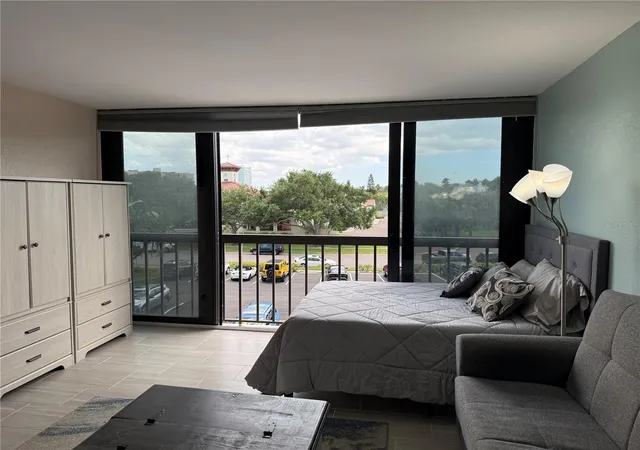 4th image of 255 Dolphin Pt #305, Clearwater Beach, FL 33767 | MLS# TB8505267