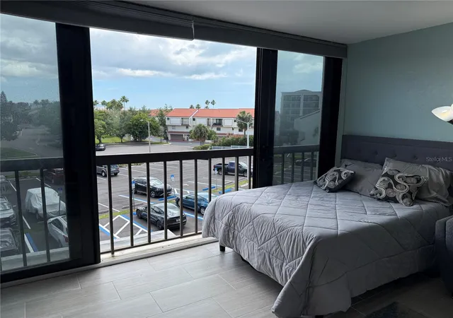 5th image of 255 Dolphin Pt #305, Clearwater Beach, FL 33767 | MLS# TB8505267