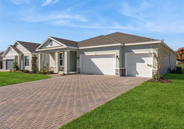 Homes for sale in Apopka, FL | 574 Emerald Grove Dr, Apopka, FL 32703 | MLS# W7885475
