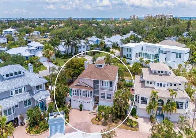 1st image of 3040 Gulf Of Mexico Dr #3, Longboat Key, FL 34228 | MLS# A4692587