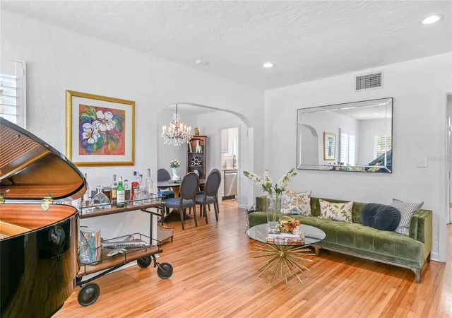 Photo 3 of Single family home for sale at 505 Westminster St, Orlando, FL 32803 | MLS# O6404982 | Listing updated on 2026-09-29