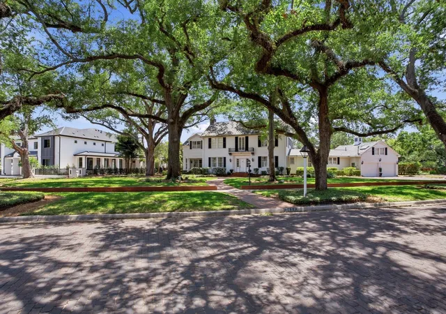 1st image of 3424 Jean Cir, Tampa, FL 33629 | MLS# TB8505326