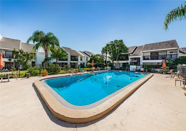 2nd image of 743 Hvn Pl, TARPON SPRINGS, FL 34689