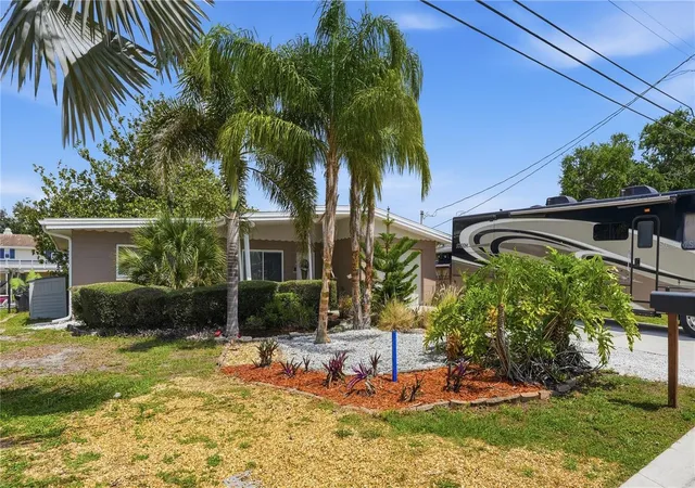 4th image of 179 E Canal Dr, Palm Harbor, FL 34684 | MLS# TB8505355