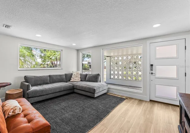 4th image of 628 Ontario Ave, Tampa, FL 33606 | MLS# TB8505358