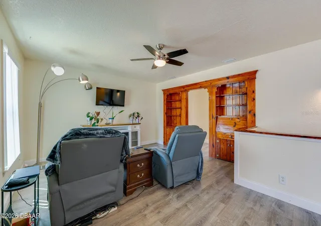 Photo 4 of Single family home for sale at 243 N Peninsula Dr, Daytona Beach, FL 32118 | MLS# V4948909 | Listing updated on 2026-08-25