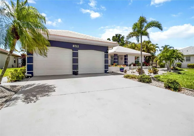 Homes for sale in Bradenton, FL | 8712 53rd Ave W, Bradenton, FL 34210 | MLS# A4692618