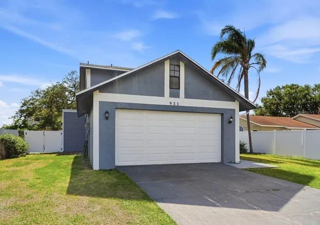 3rd image of 931 Whisper Lake Dr, Winter Haven, FL 33880 | MLS# O6405074