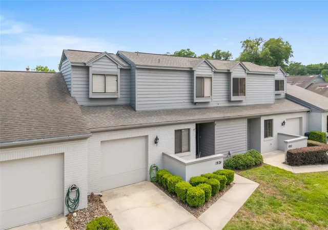 1st image of 1927 Se 37th Court Cir, Ocala, FL 34471 | MLS# OM724124