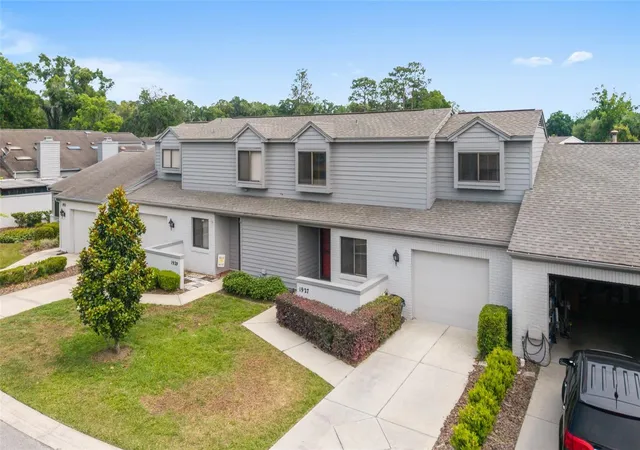 Photo 3 of Townhouse for sale at 1927 SE 37th Court Cir, Ocala, FL 34471 | MLS# OM724124 | Listing updated on 2026-07-13