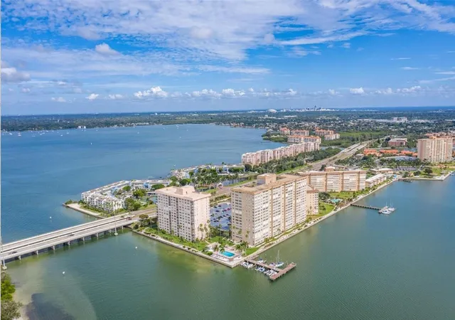 Listing Photo 2 - Condo for sale in building located at 5130 Brittany Dr S, St. Petersburg, FL 33715 - Unit #604