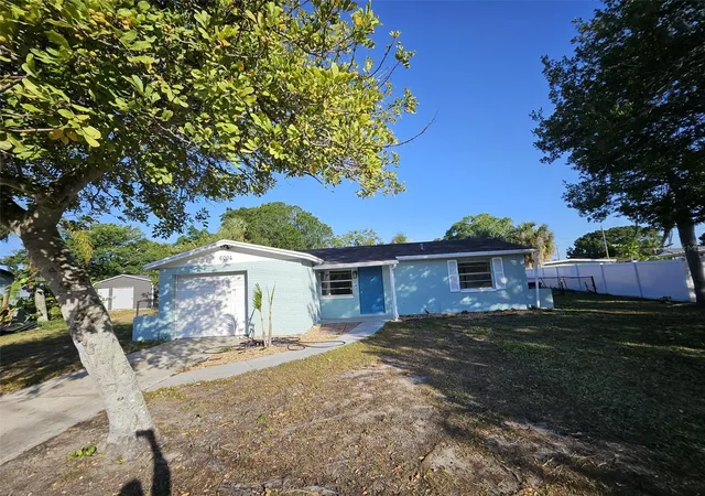Photo 1 of Single family home for sale at 6004 Fortune Pl, Apollo Beach, FL 33572 | MLS# TB8505456 | Listing updated on 2026-05-09