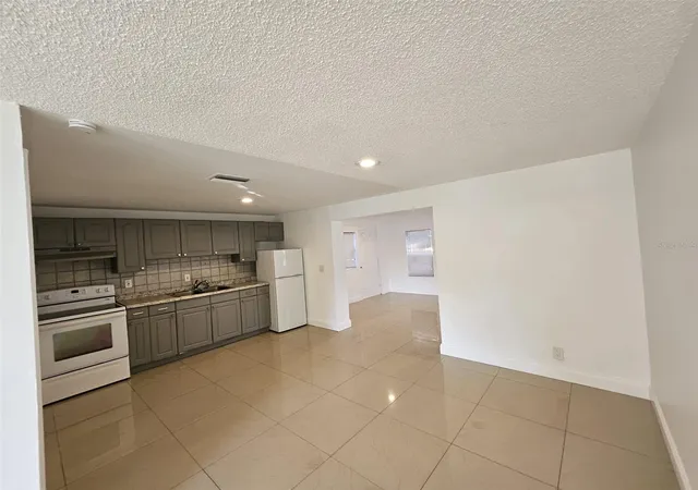 Photo 4 of Single family home for sale at 6004 Fortune Pl, Apollo Beach, FL 33572 | MLS# TB8505456 | Listing updated on 2026-05-09