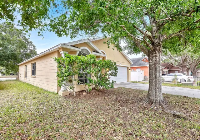 4th image of 2413 Radnor Ave, Orlando, FL 32826 | MLS# O6405112