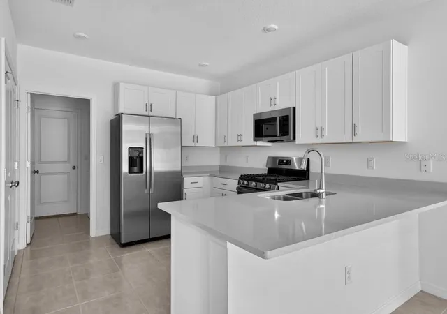 4th image of 379 Cornerstone Dr, Groveland, FL 34736 | MLS# O6405113
