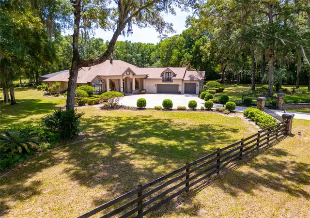 Photo 4 of Single family home for sale at 1640 SE 91st Place, Ocala, FL 34480 | MLS# OM724136 | Listing updated on 2026-10-15