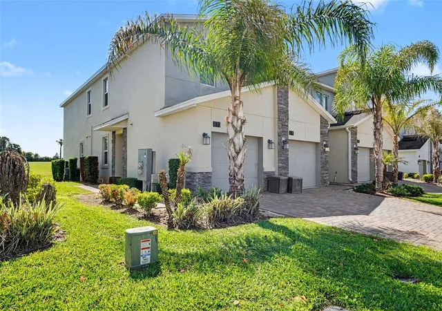 Listing Photo 4 - Condo for sale in building located at 833 Ocean Crse Ave, DAVENPORT, FL 33896 - Unit #401