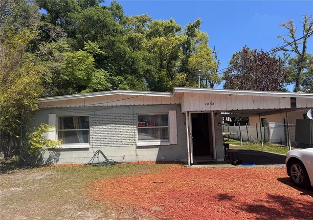 Photo 1 of Single family home for sale at 1033 Columbia St, Orlando, FL 32805 | MLS# O6405152 | Listing updated on 2026-10-22