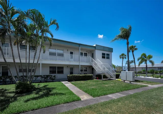 Photo 1 of Condo for sale at 5267 81st Street N #26, Saint Petersburg, FL 33709 | MLS# TB8505524 | Listing updated on 2026-09-13