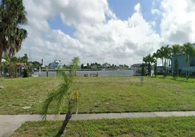 2nd image of 164 Morgan Ln Se, Port Charlotte, FL 33952 | MLS# TB8505528